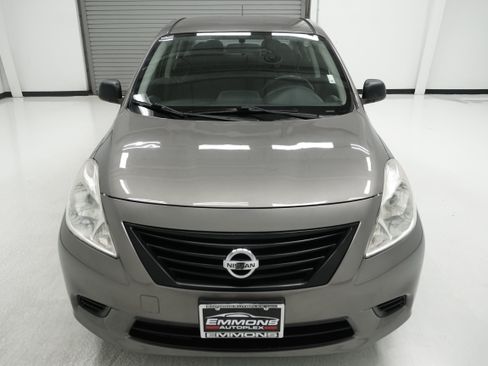 Used 2014 Nissan Versa S Plus FWD image 2