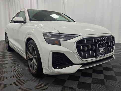 Used 2024 Audi Q8 Prestige w/ Prestige Package image 8