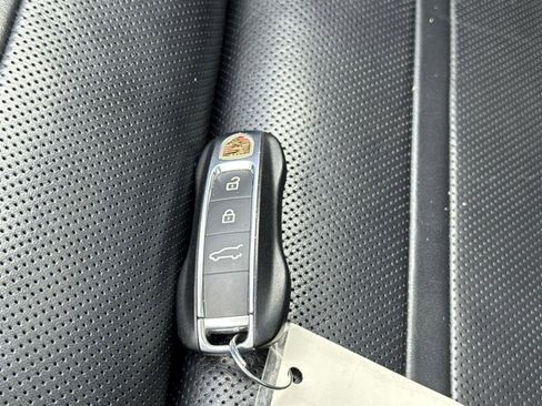 Used 2019 Porsche Cayenne image 31