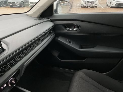 Used 2023 Honda Accord LX image 33