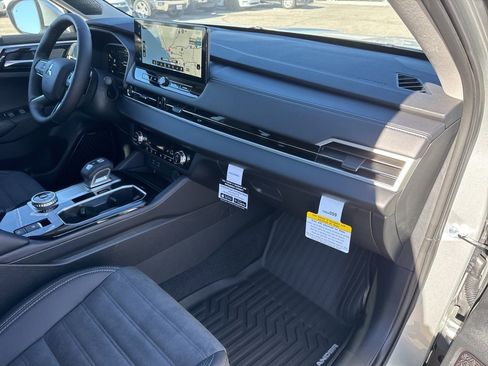 New 2026 Mitsubishi Outlander SE FWD image 21