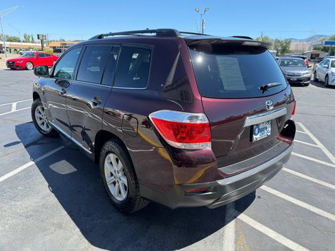 Used 2013 Toyota Highlander Plus AWD/4WD image 5