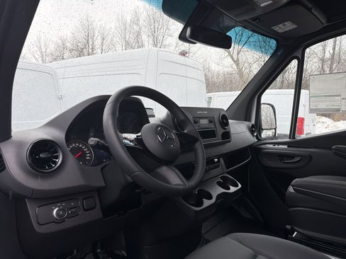 New 2026 Mercedes-Benz Sprinter 2500 image 9