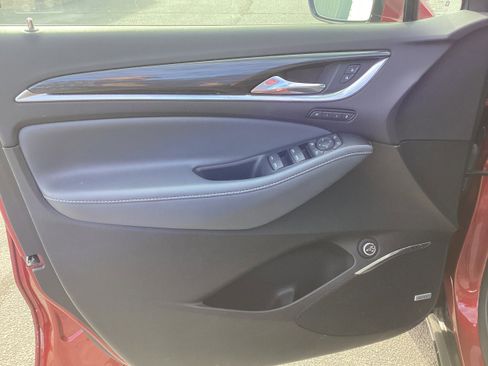 Used 2024 Buick Enclave Premium image 17