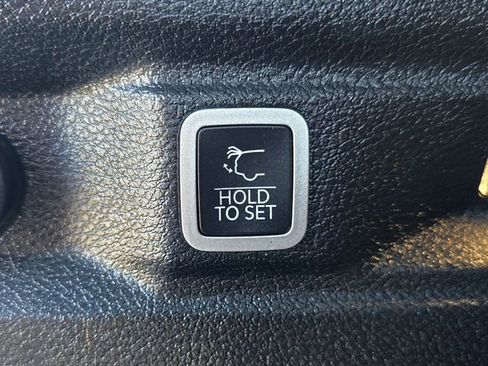 Certified 2023 Jeep Grand Cherokee L Limited image 23