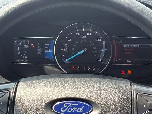 Used 2019 Ford Explorer XLT w/ Equipment Group 202A AWD/4WD image 19