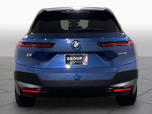 Used 2024 BMW iX xDrive50 w/ Premium Package AWD/4WD image 4
