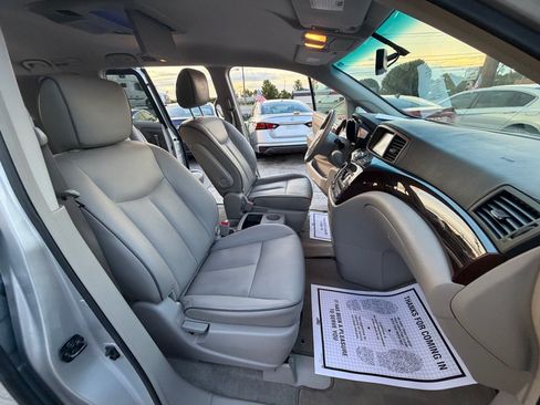 Used 2011 Nissan Quest SL FWD image 10