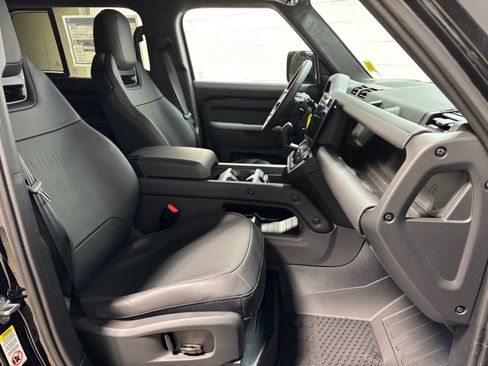 New 2026 Land Rover Defender 110 OCTA AWD/4WD image 33