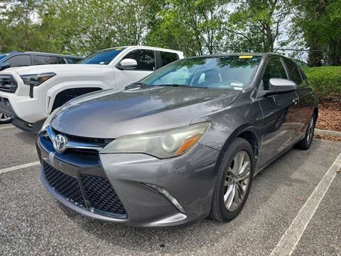 Used 2017 Toyota Camry SE FWD image 4