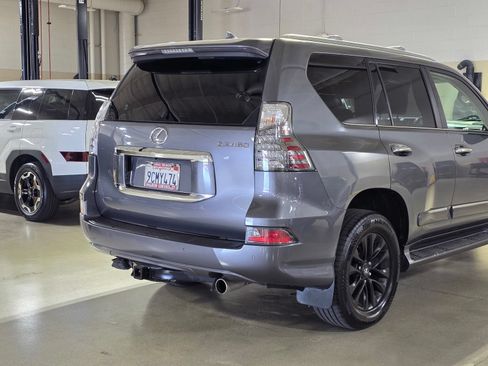 Used 2016 Lexus GX 460 w/ Premium Package AWD/4WD image 12