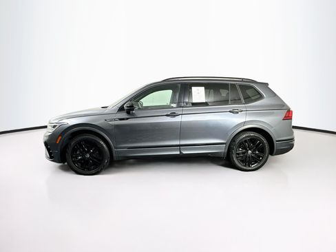 Used 2022 Volkswagen Tiguan SE R-Line FWD image 4