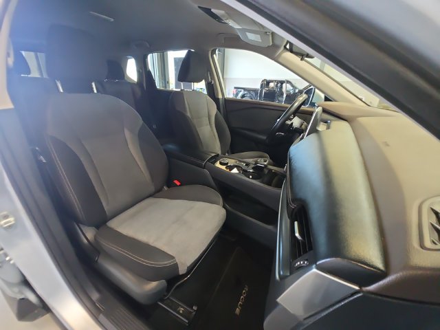 Used 2023 Nissan Rogue SV AWD/4WD image 30