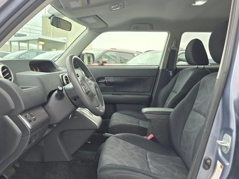 Used 2012 Scion xB FWD image 20