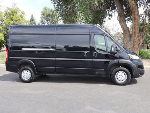 Used 2023 RAM ProMaster 2500 FWD image 3