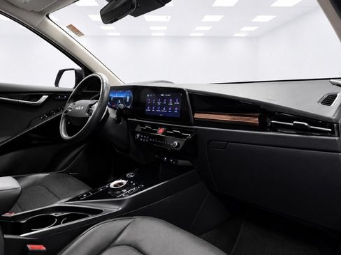 Used 2023 Kia Niro Wave w/ Wave Preserve Package FWD image 10