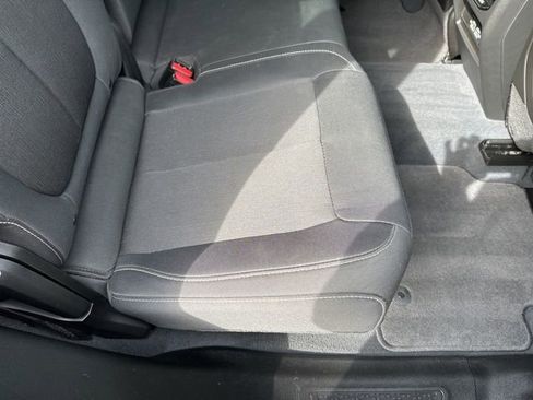 Used 2023 Jeep Grand Cherokee Laredo image 15