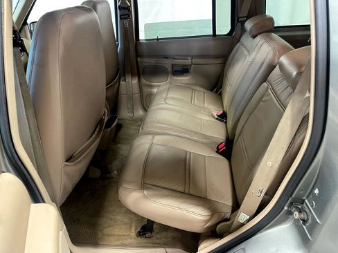 Used 2000 Ford Explorer Eddie Bauer image 21