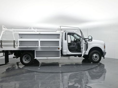 New 2024 Ford F350 XL w/ XL Chrome Package image 4