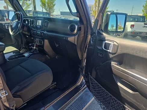 Used 2018 Jeep Wrangler Unlimited Sport S image 19