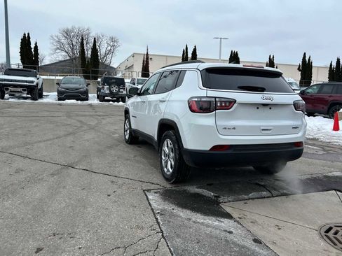 Certified 2025 Jeep Compass Latitude image 21