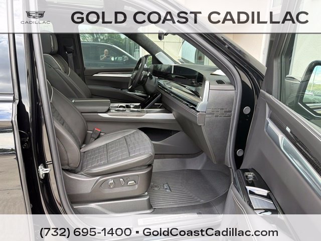 Certified 2026 Cadillac Escalade V w/ LPO, ONYX Package AWD/4WD image 8