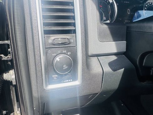 Used 2017 RAM 1500 Big Horn RWD image 16