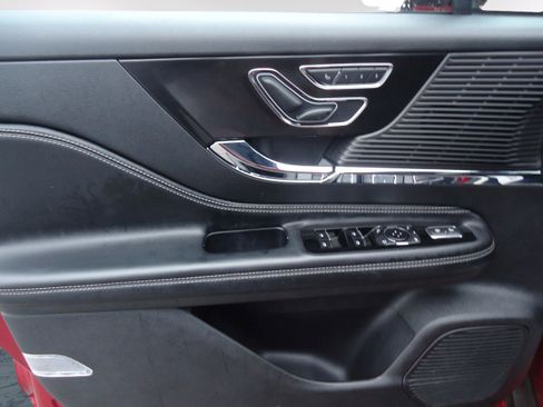 Used 2022 Lincoln Corsair AWD w/ Equipment Group 101A image 22