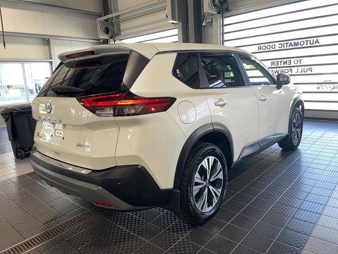 Used 2023 Nissan Rogue SV AWD/4WD image 16