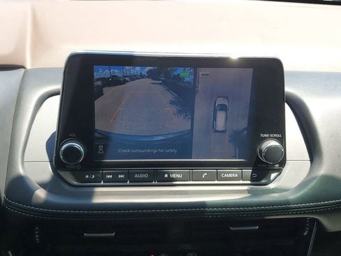 Used 2022 Nissan Rogue SL image 32