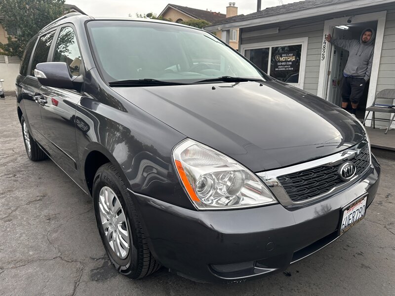Used 2012 Kia Sedona LX FWD image 3