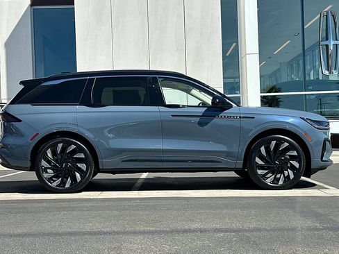 New 2026 Lincoln Nautilus Black Label w/ Jet Appearance Package AWD/4WD image 2