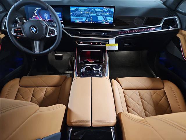 Used 2027 BMW X7 xDrive40i w/ M Sport Package AWD/4WD image 15