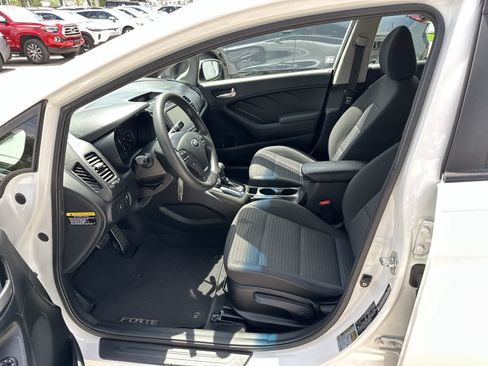 Used 2018 Kia Forte LX w/ LX Popular Package FWD image 2