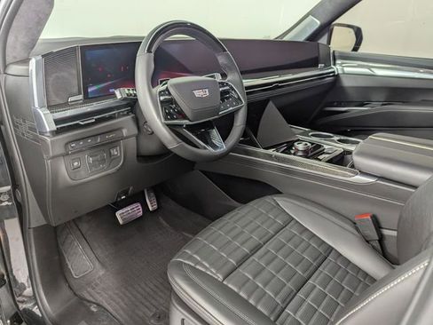 Used 2025 Cadillac Escalade V w/ LPO, ONYX Package AWD/4WD image 11