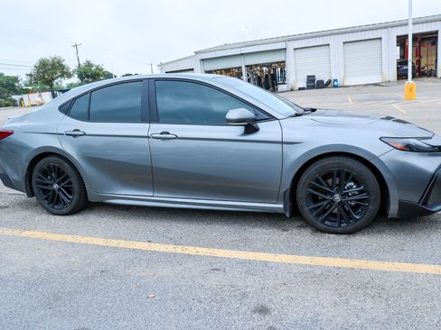 Used 2025 Toyota Camry SE FWD image 6