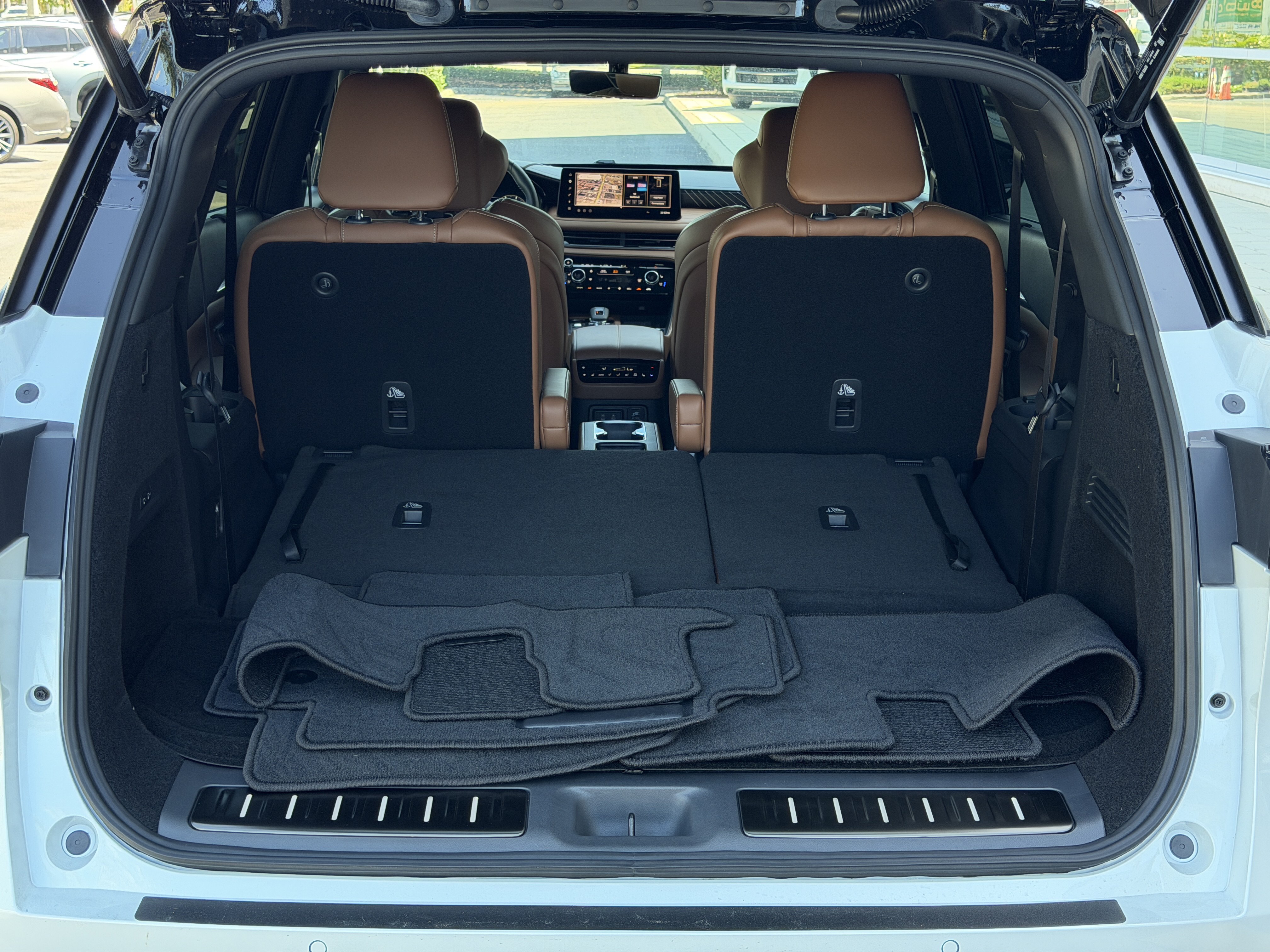 Certified 2027 INFINITI QX60 Autograph w/ Dark Cargo Package AWD/4WD image 11
