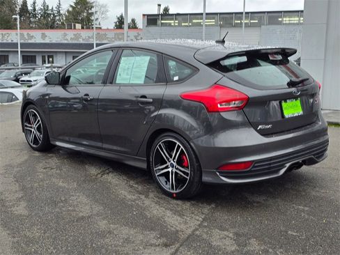 Used 2017 Ford Focus ST w/ Equipment Group 402A image 5