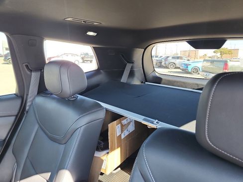 Used 2024 Cadillac XT6 Sport image 13