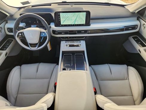 New 2026 Lincoln Aviator Reserve w/ Luxury Package image 11