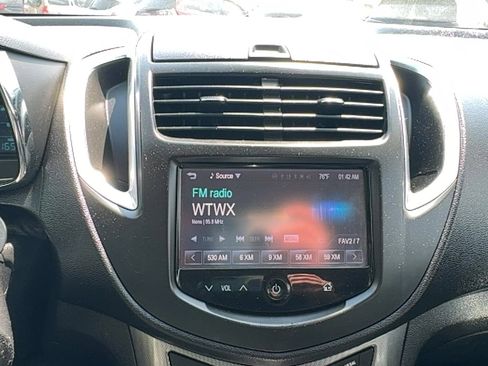 Used 2016 Chevrolet Trax LTZ AWD/4WD image 23