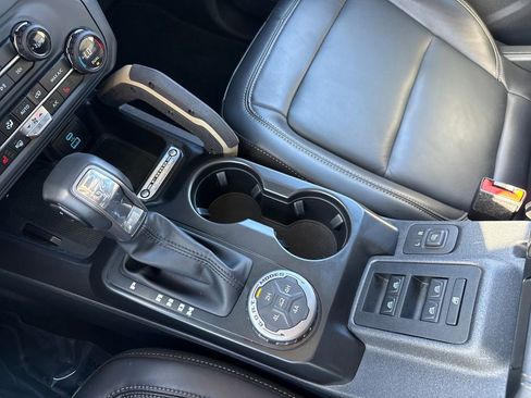 Certified 2025 Ford Bronco Badlands image 24