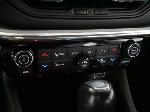 Used 2022 Jeep Compass Limited image 23