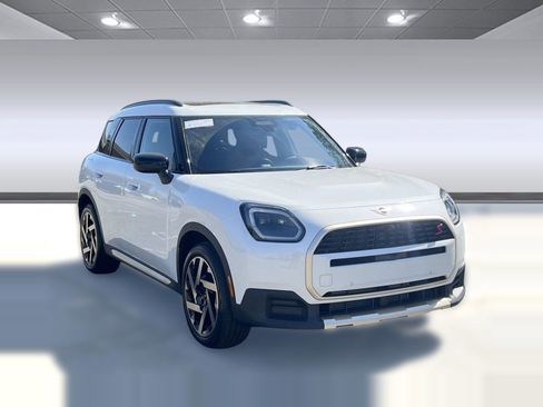 Used 2025 MINI Cooper Countryman S w/ Comfort Package Max image 7