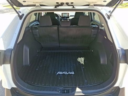Used 2025 Toyota RAV4 LE image 31