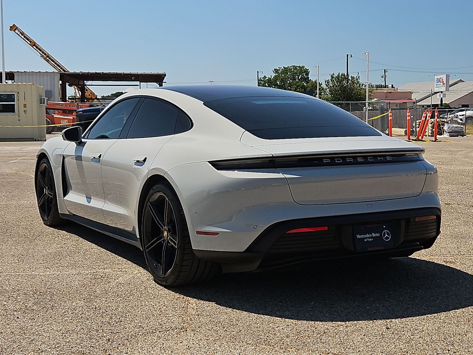 Used 2022 Porsche Taycan 4S AWD/4WD image 7