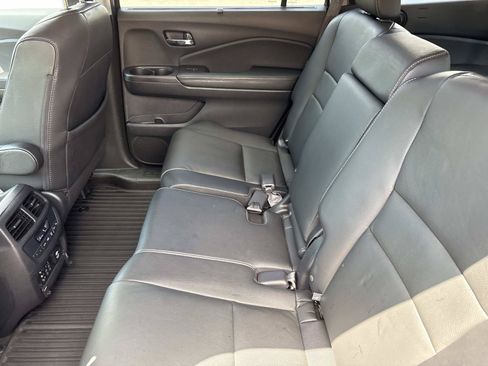 Used 2018 Honda Pilot Touring image 33