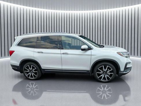 Used 2021 Honda Pilot Touring image 3