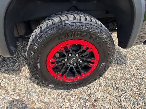 Used 2025 Chevrolet Silverado 1500 ZR2 w/ Technology Package AWD/4WD image 11