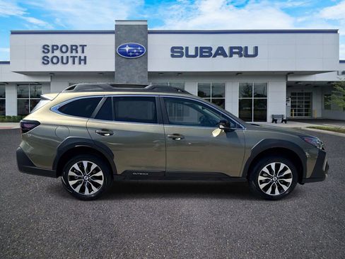 Used 2025 Subaru Outback Limited w/ Tech Package 3 AWD/4WD image 2